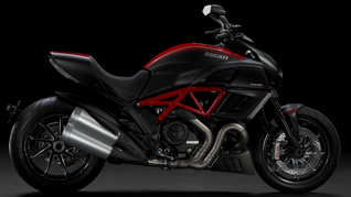 Для галереи Diavel Carbon Red: